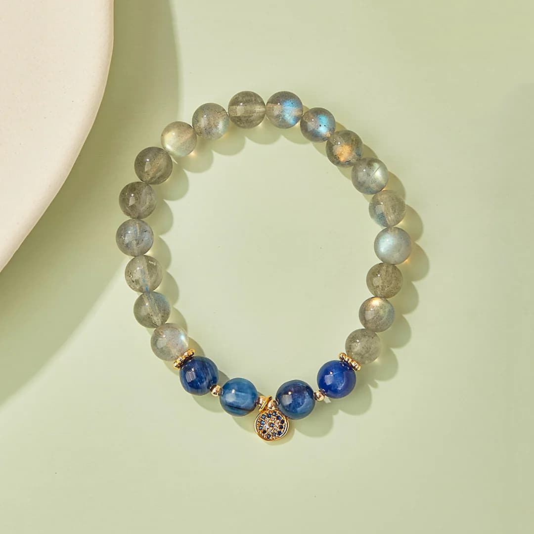 CrystalScents Kristallarmbänder – Magie zum Tragen