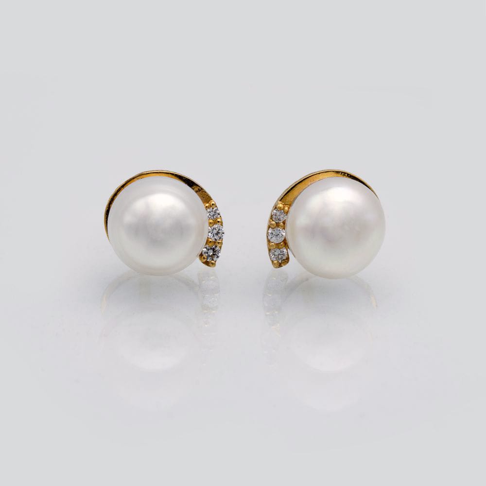 Silber Ohrringe von Czarina: Schmuck für Frauen, die ihre innere Königin und äußere Schönheit feiern möchten