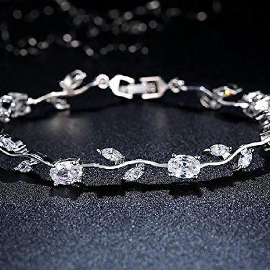 CrystalScents Kristallarmbänder – Magie zum Tragen