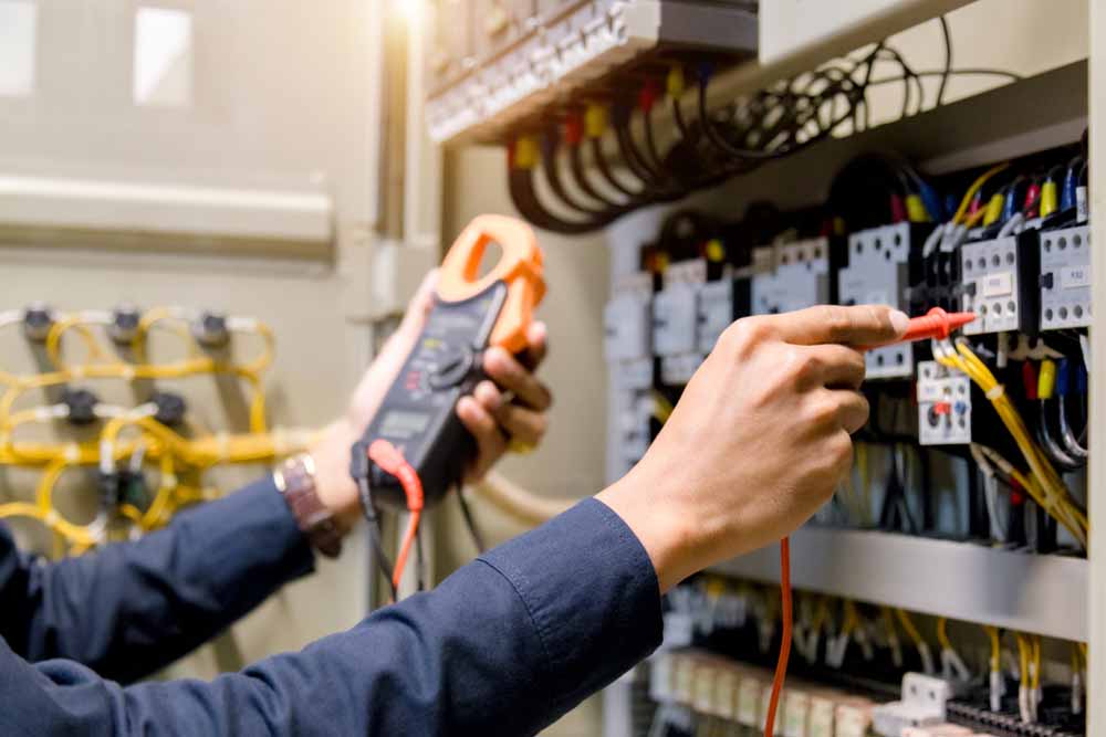Die wirtschaftlichen Vorteile der regelmäßigen Prüfung elektrischer Anlagen