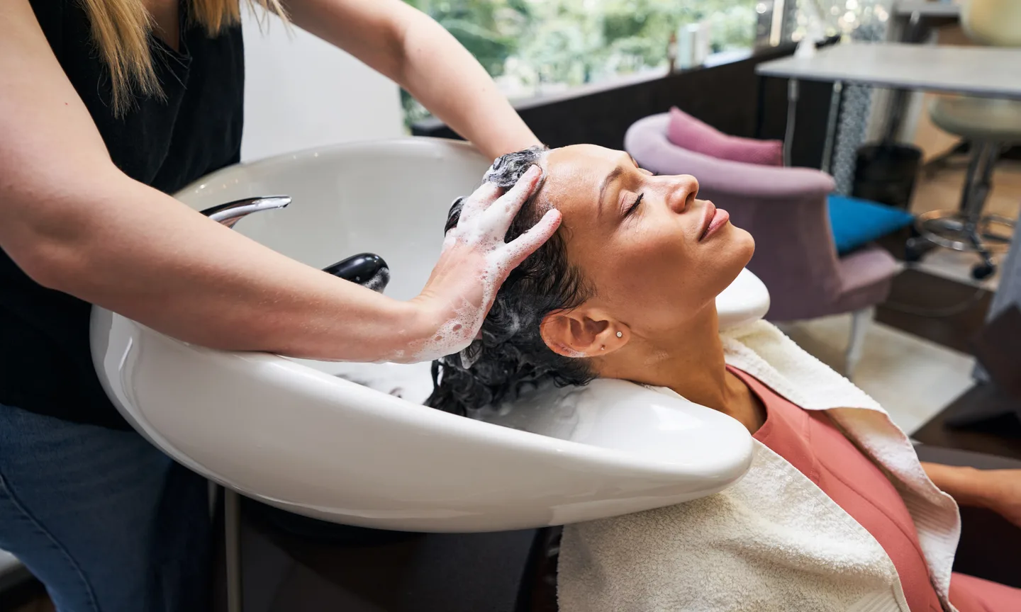 Waschbecken für Friseure mit Wellnessfaktor – Für Kunden und Team